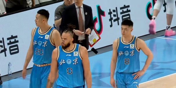kaiyunsports-CBA疯狂一夜：上海战胜北京夺19连胜，广厦又输广东，排名变乱了
